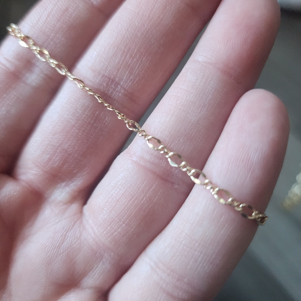 Chokers - Picture 6 of 16